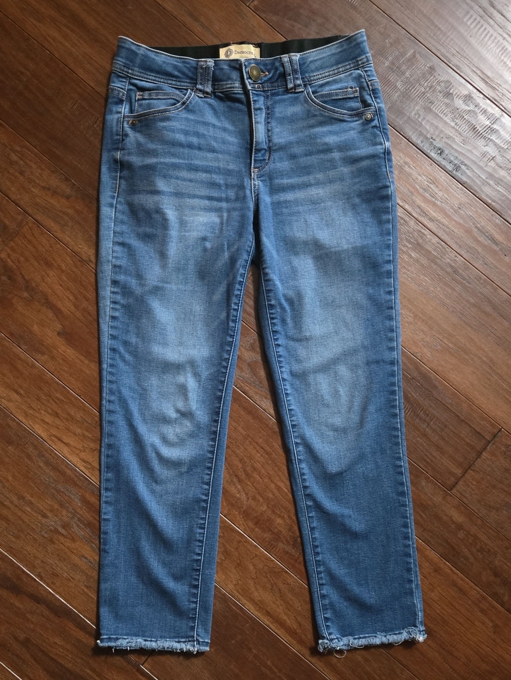 Democracy Ab-Solution Medium Blue Cropped Frayed-Hem Jeans Straight 4